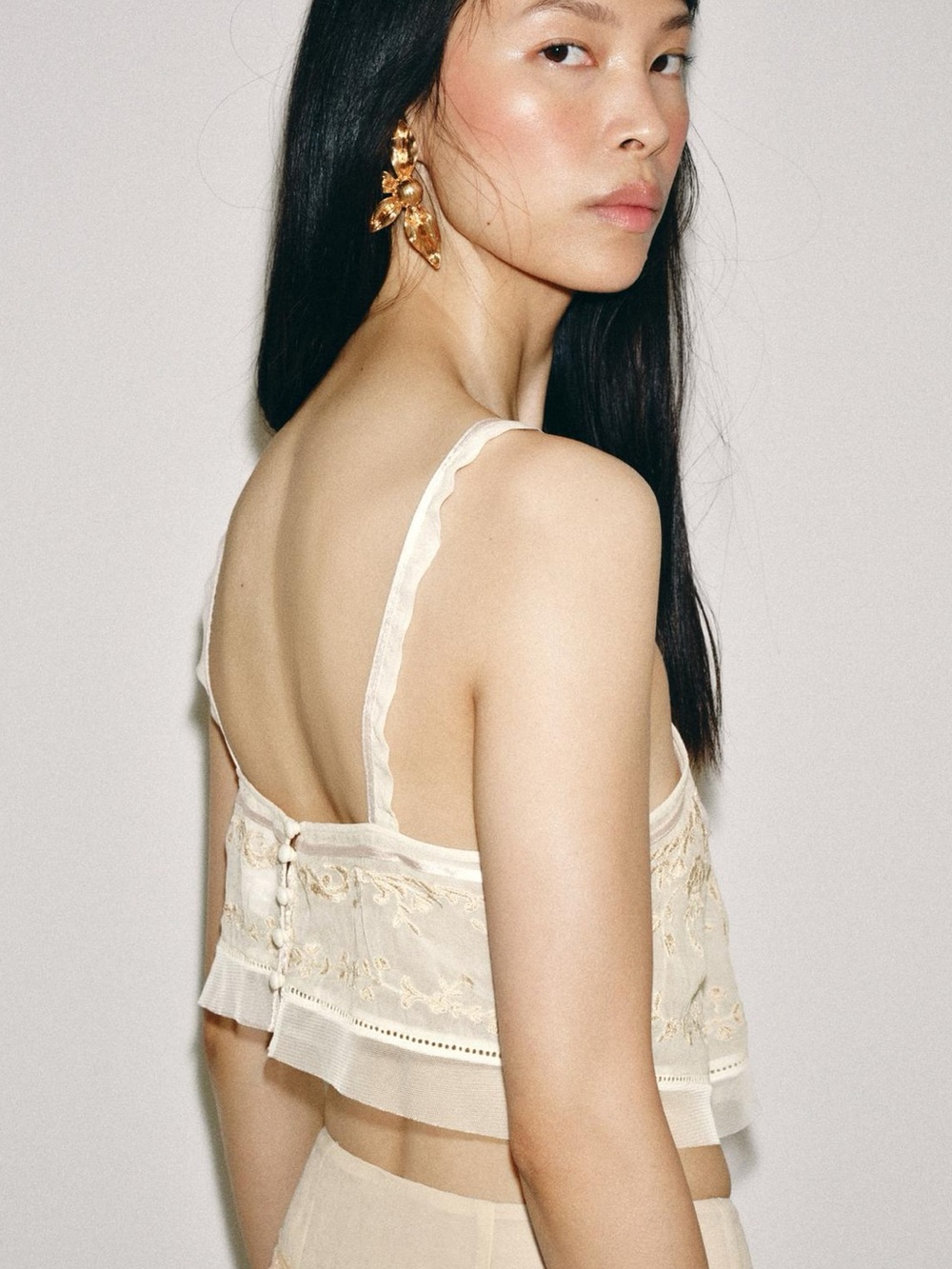 ZW COLLECTION EMBROIDERED CROPPED TOP

Zara Sheer Floral Embroidered Bralette - Picture 5 of 16